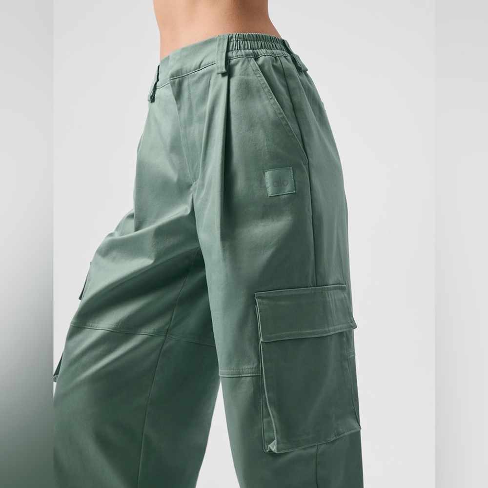 ALO Yoga High Waist Cargo Trouser Pants in Botanical Green NWOT
